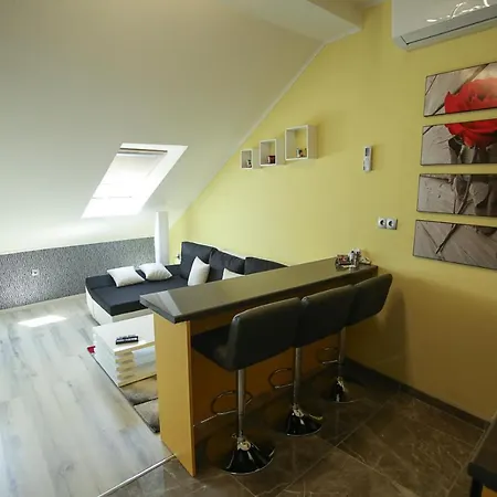 Centrum Lux 2 *