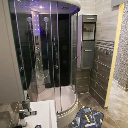 Appartement Centrum Lux 2 *